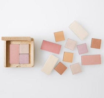 もも HAUS LABORAチーク07 チーク&ハイライター　 新品未使用 もも様専用 HAUS LABORAチーク07 チーク&ハイライター 新品未使用 Product